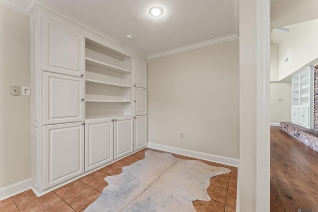 5921 Forsythia Ave, Baton Rouge, LA 70808