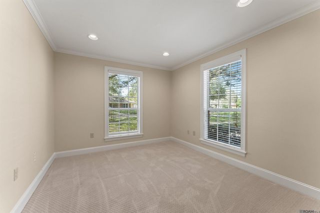 5921 Forsythia Ave, Baton Rouge, LA 70808