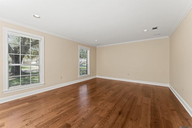 5921 Forsythia Ave, Baton Rouge, LA 70808