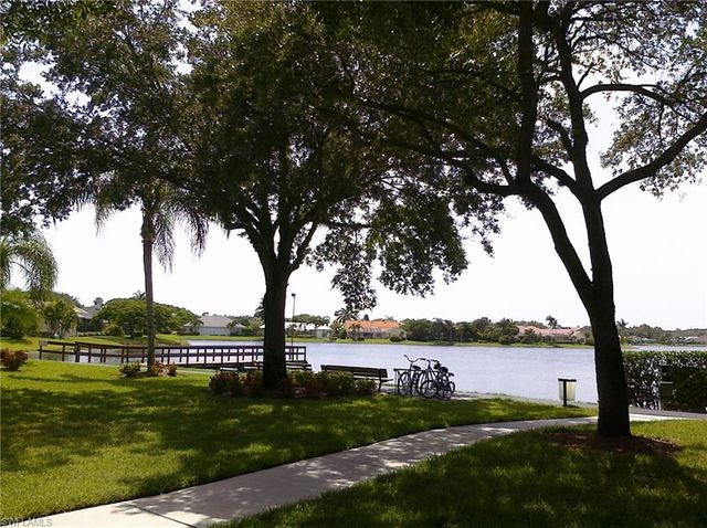 505 Windsor SQ 201, Naples, FL 34104