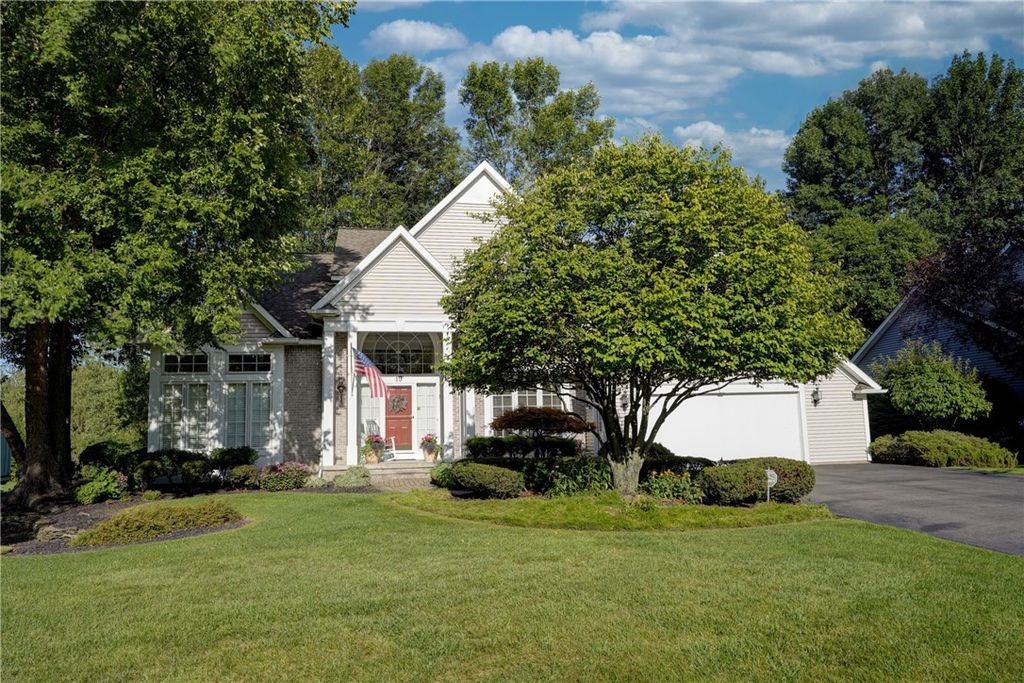 19 Pewter Rock, Penfield, NY 14580