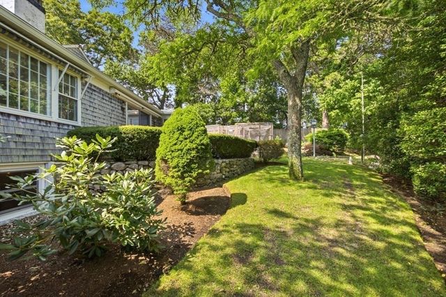 105 Hillside Dr, Barnstable, MA 02632