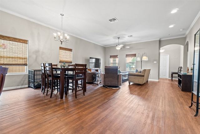 623 W Deberry Ave, Aransas Pass, TX 78336