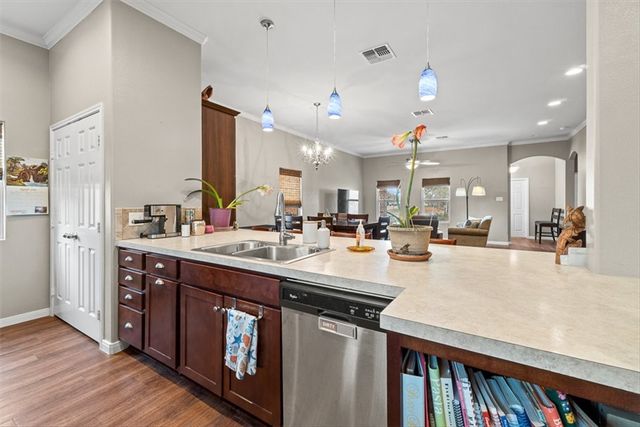 623 W Deberry Ave, Aransas Pass, TX 78336