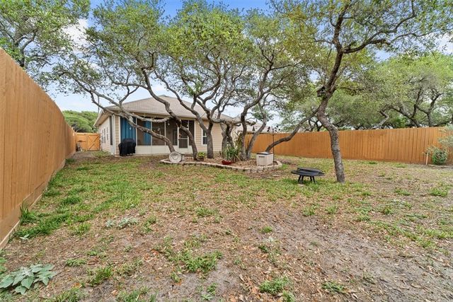 623 W Deberry Ave, Aransas Pass, TX 78336