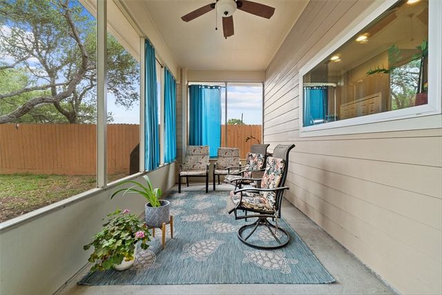 623 W Deberry Ave, Aransas Pass, TX 78336