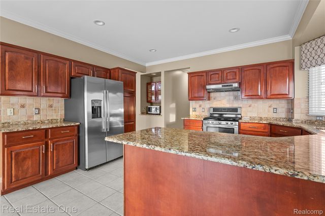 16770 Country Club Drive, Macomb Township, MI 48042