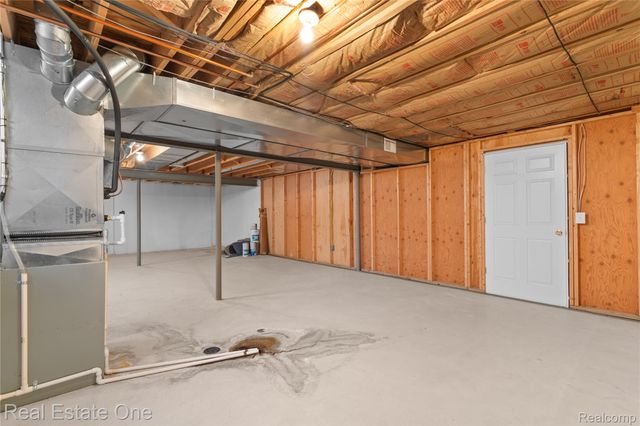 16770 Country Club Drive, Macomb Township, MI 48042