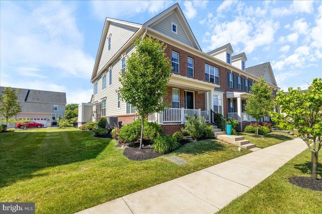 4858 W BLOSSOM DR, Doylestown, PA 18902