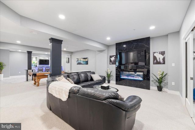 4858 W BLOSSOM DR, Doylestown, PA 18902