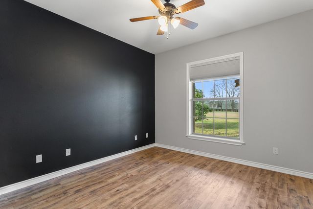 16511 Fox Run Lane, Lindale, TX 75771