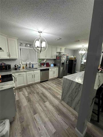 2270 Christopher Drive E, Mobile, AL 36609