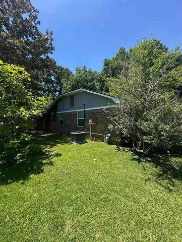 2270 Christopher Drive E, Mobile, AL 36609