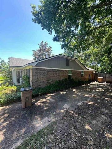2270 Christopher Drive E, Mobile, AL 36609