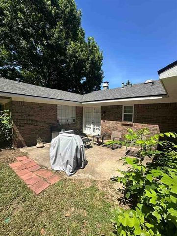 2270 Christopher Drive E, Mobile, AL 36609