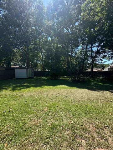 2270 Christopher Drive E, Mobile, AL 36609