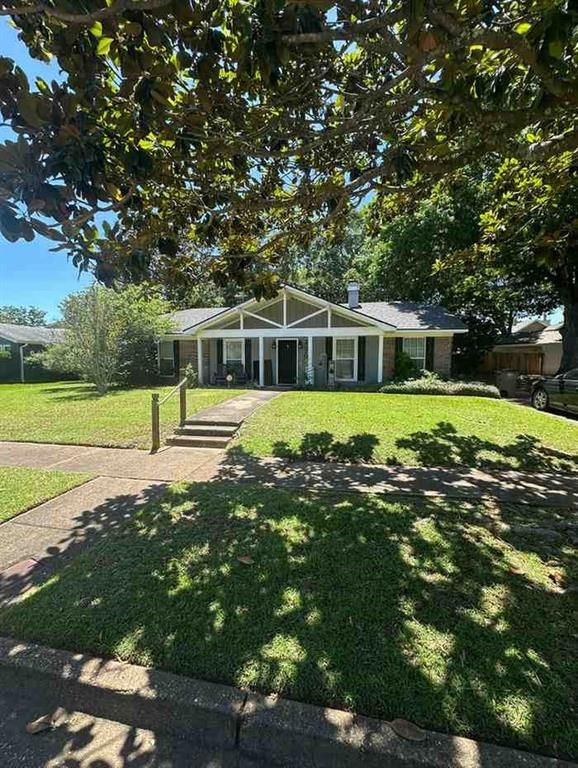 2270 Christopher Drive E, Mobile, AL 36609