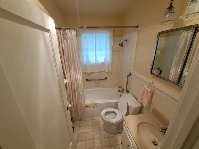 38 W 74th Street, Kansas City, MO 64114
