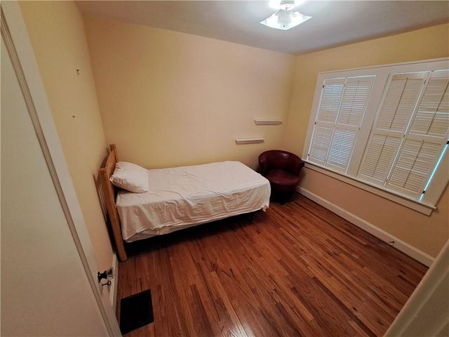 38 W 74th Street, Kansas City, MO 64114