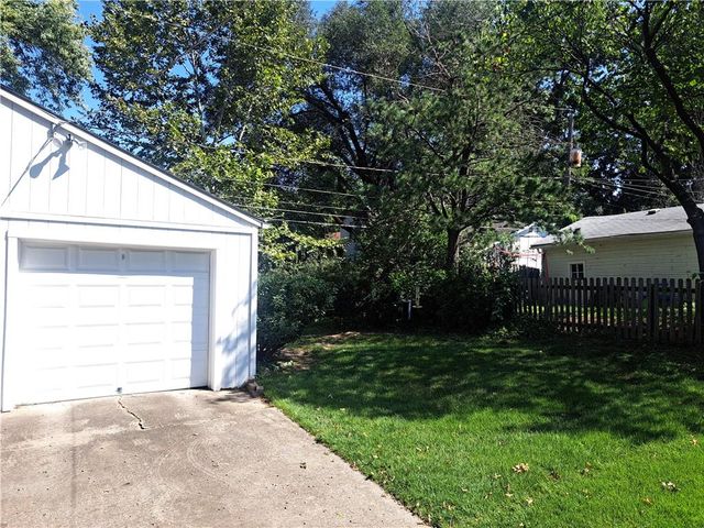 38 W 74th Street, Kansas City, MO 64114
