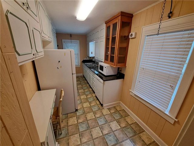 38 W 74th Street, Kansas City, MO 64114