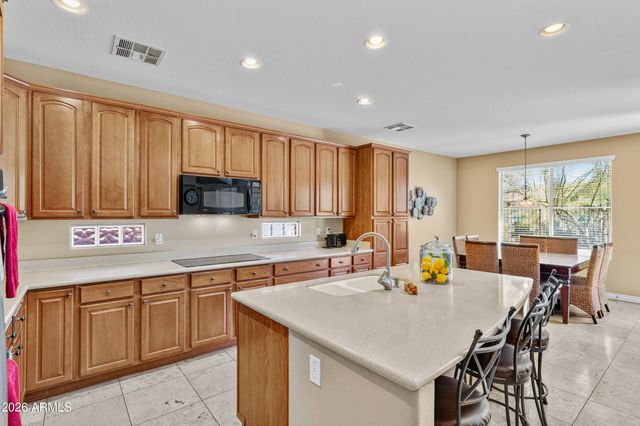 8513 W DESERT ELM Lane, Peoria, AZ 85383