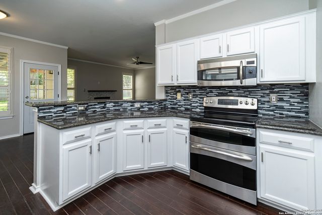 3022 Fall Way, San Antonio, TX 78247