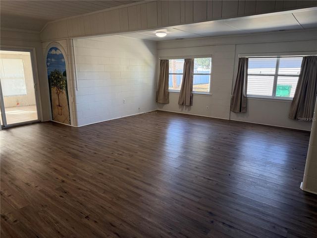 5335 6TH STREET, Zephyrhills, FL 33542