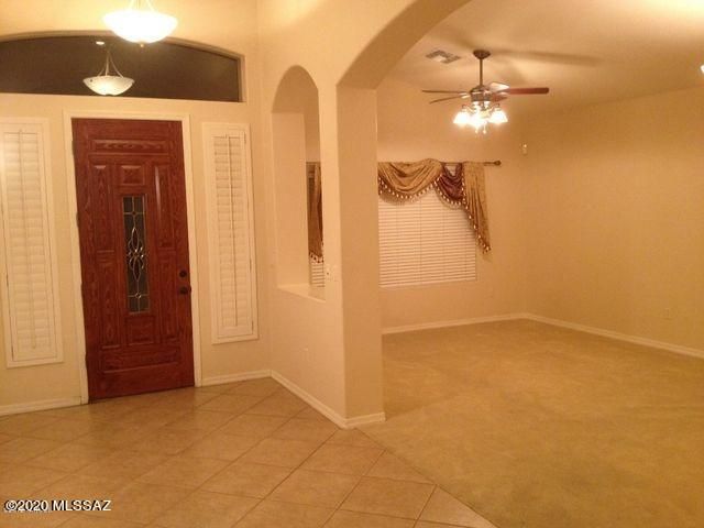 918 E Gibbon River Way, Tucson, AZ 85718