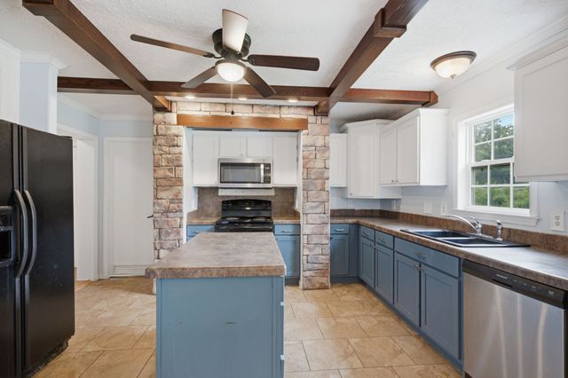 2594 Sylvia Rd, Dickson, TN 37055