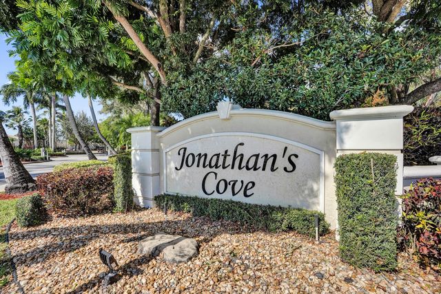 4827 Palmbrooke Circle W, West Palm Beach, FL 33417