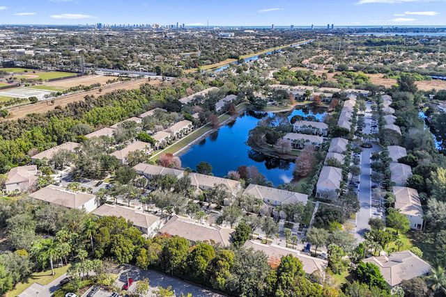 4827 Palmbrooke Circle W, West Palm Beach, FL 33417