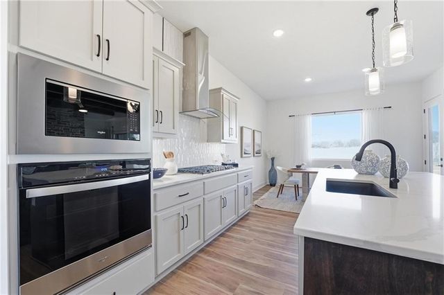 1804 Halls Creek Avenue, Raymore, MO 64083