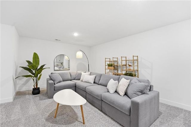 1804 Halls Creek Avenue, Raymore, MO 64083