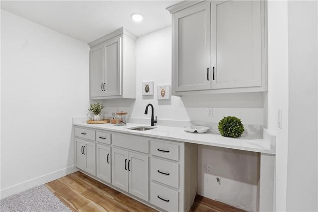 1804 Halls Creek Avenue, Raymore, MO 64083