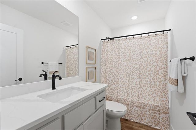 1804 Halls Creek Avenue, Raymore, MO 64083