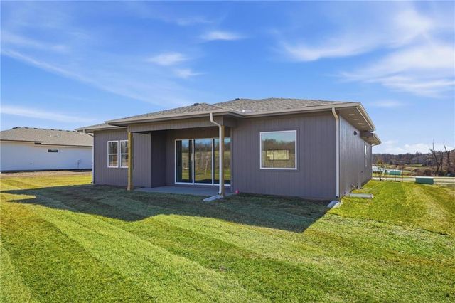 1804 Halls Creek Avenue, Raymore, MO 64083