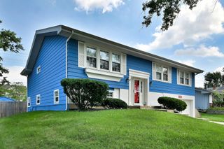 2S101 Avondale Lane, Lombard, IL 60148