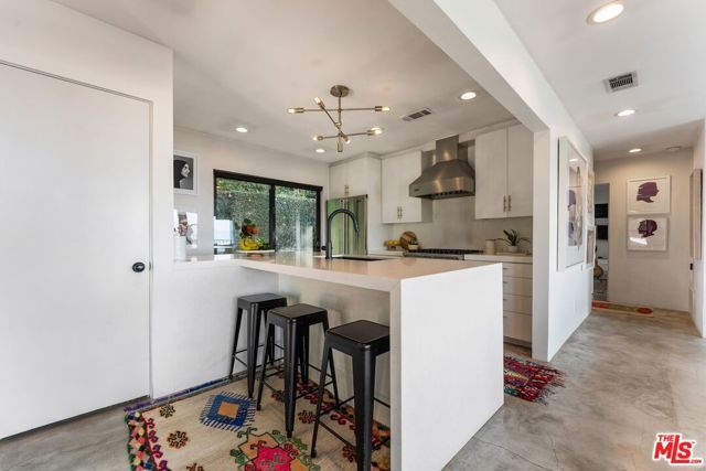 7301 Pacific View Drive, Los Angeles, CA 90068