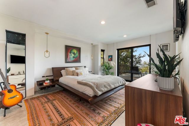 7301 Pacific View Drive, Los Angeles, CA 90068