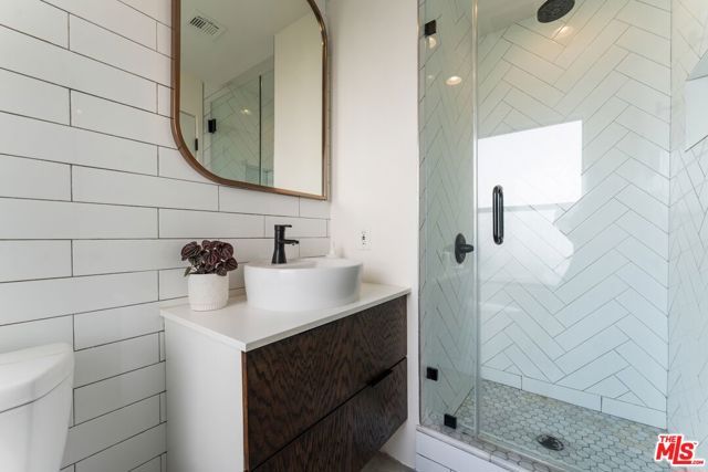 7301 Pacific View Drive, Los Angeles, CA 90068