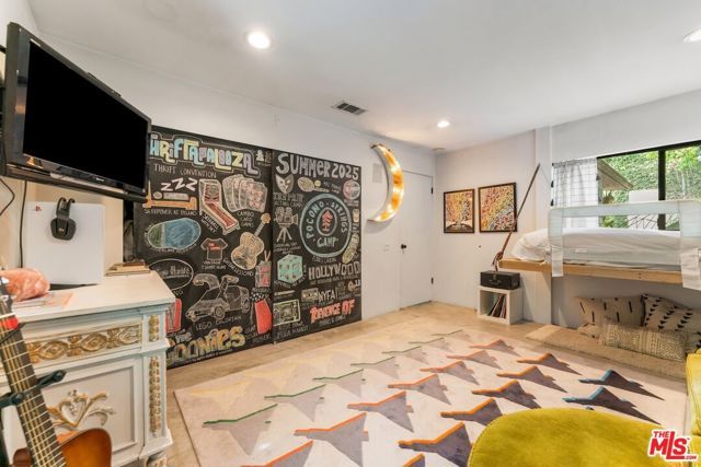 7301 Pacific View Drive, Los Angeles, CA 90068