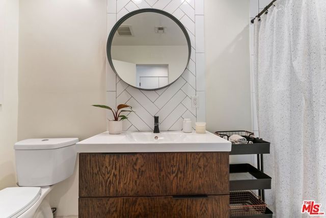 7301 Pacific View Drive, Los Angeles, CA 90068