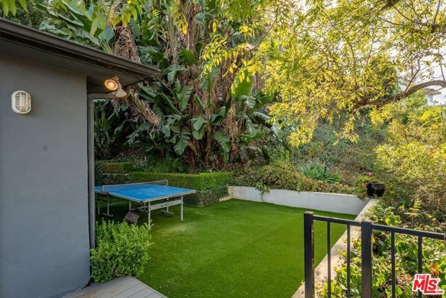 7301 Pacific View Drive, Los Angeles, CA 90068