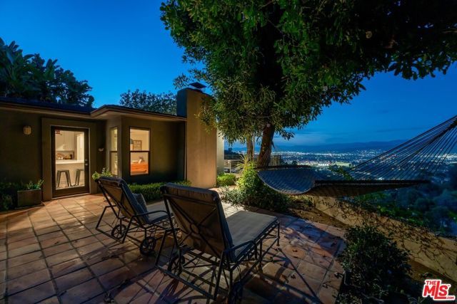 7301 Pacific View Drive, Los Angeles, CA 90068