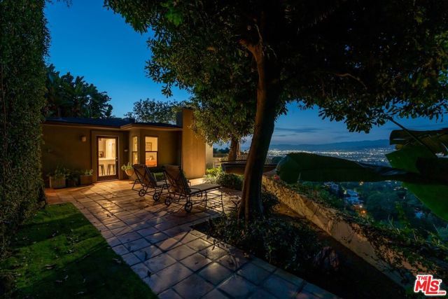 7301 Pacific View Drive, Los Angeles, CA 90068