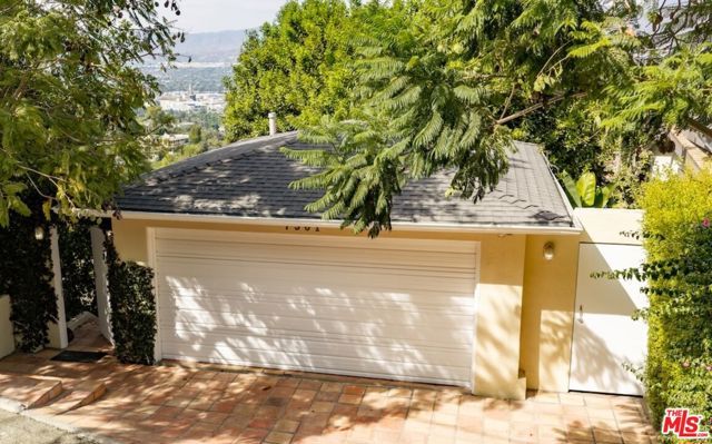 7301 Pacific View Drive, Los Angeles, CA 90068