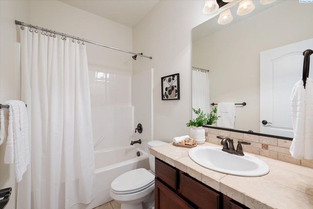 2601 Eaglewatch, Richland, WA 99354