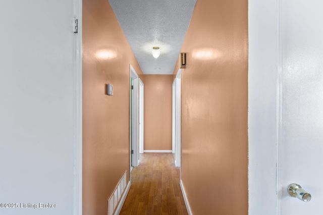 6600 Bilsim Ln, Louisville, KY 40291