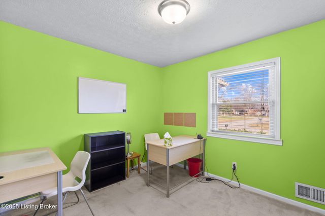 6600 Bilsim Ln, Louisville, KY 40291